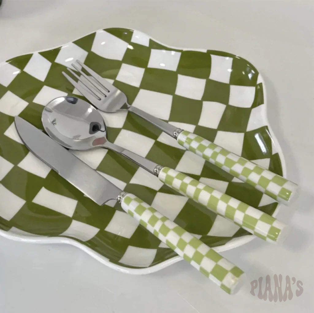 Plato Cuadriculado Decorativo